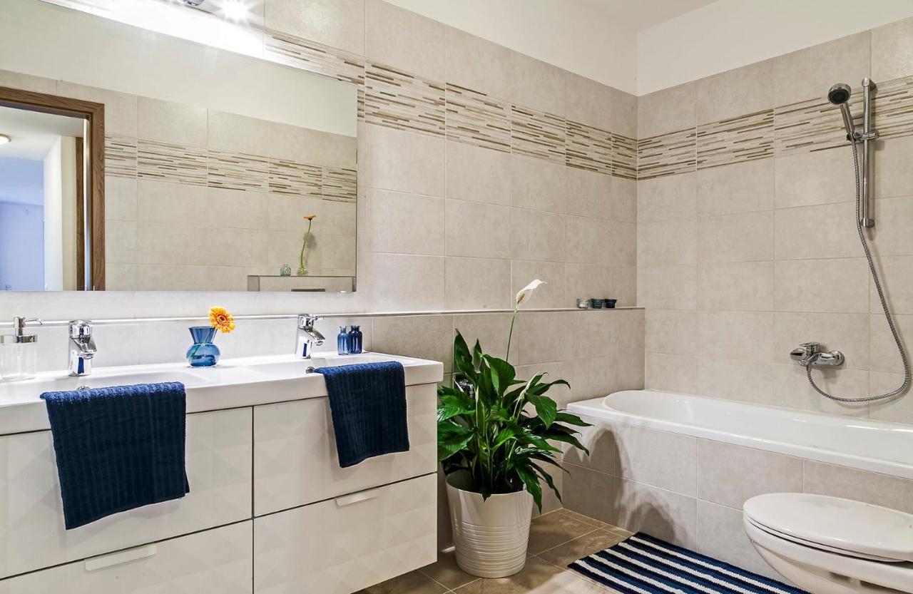 Blue Apartments Balatonlelle Luaran gambar