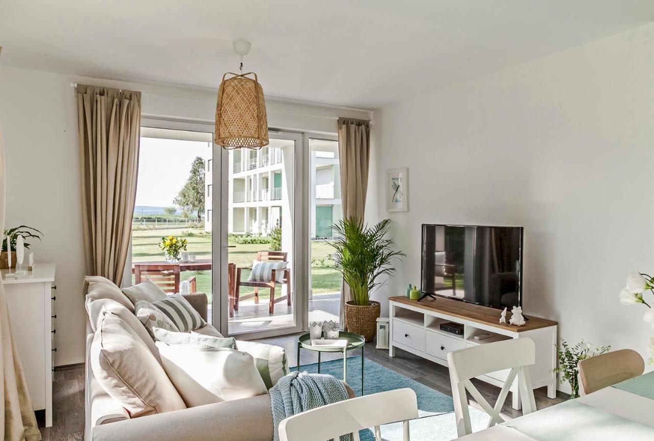 Blue Apartments Balatonlelle Luaran gambar