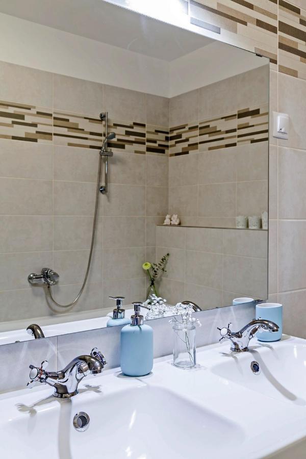 Blue Apartments Balatonlelle Luaran gambar